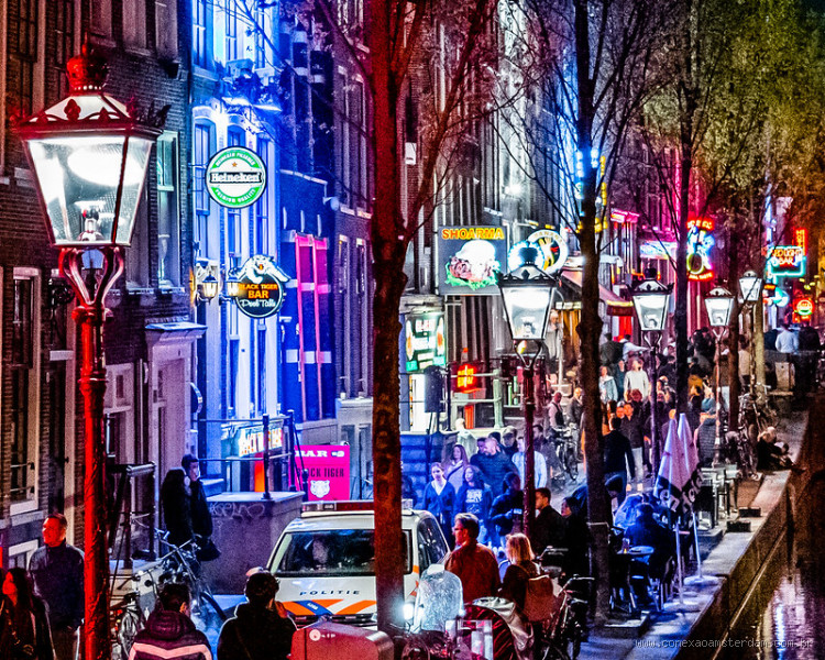 É permitido beber na rua em Amsterdã?