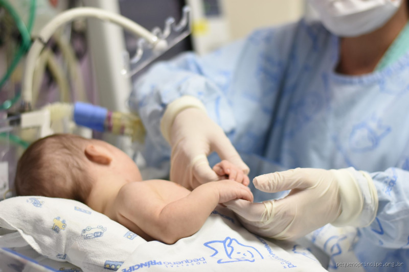 Quanto ganha um enfermeiro de UTI neonatal? Descubra a real!
