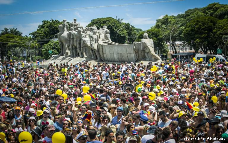 Qual é a cidade mais procurada no Carnaval? Descubra o destino mais famoso!