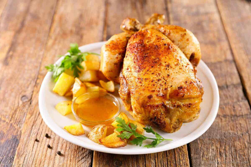 É bom comer frango todos os dias? Descubra os prós e contras
