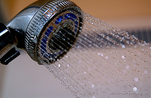 Quais são os benefícios de tomar banho na água fria?