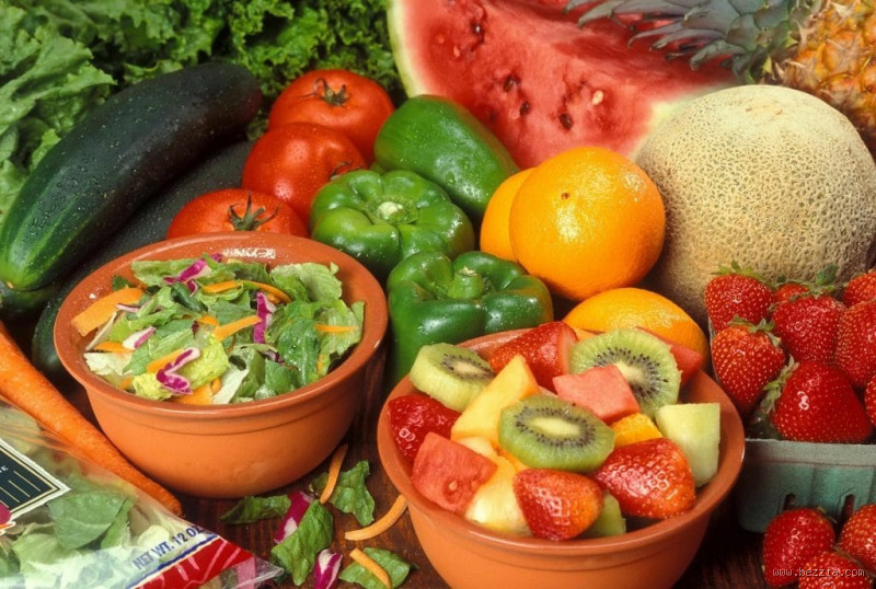 O que comer para diminuir a melanina da pele? Descubra as melhores opções!