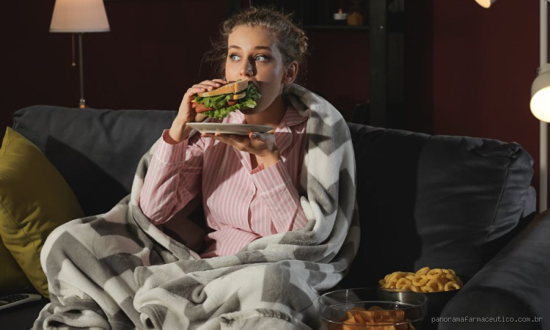 É bom comer pão à noite? Descubra a verdade por trás do hábito