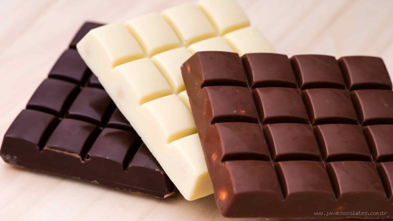 Qual é a Diferença Entre Chocolate Branco e Preto? Descubra Sabor, Composição e Benefícios! 🍫